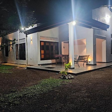 Sunset Villa Negombo Exterior photo