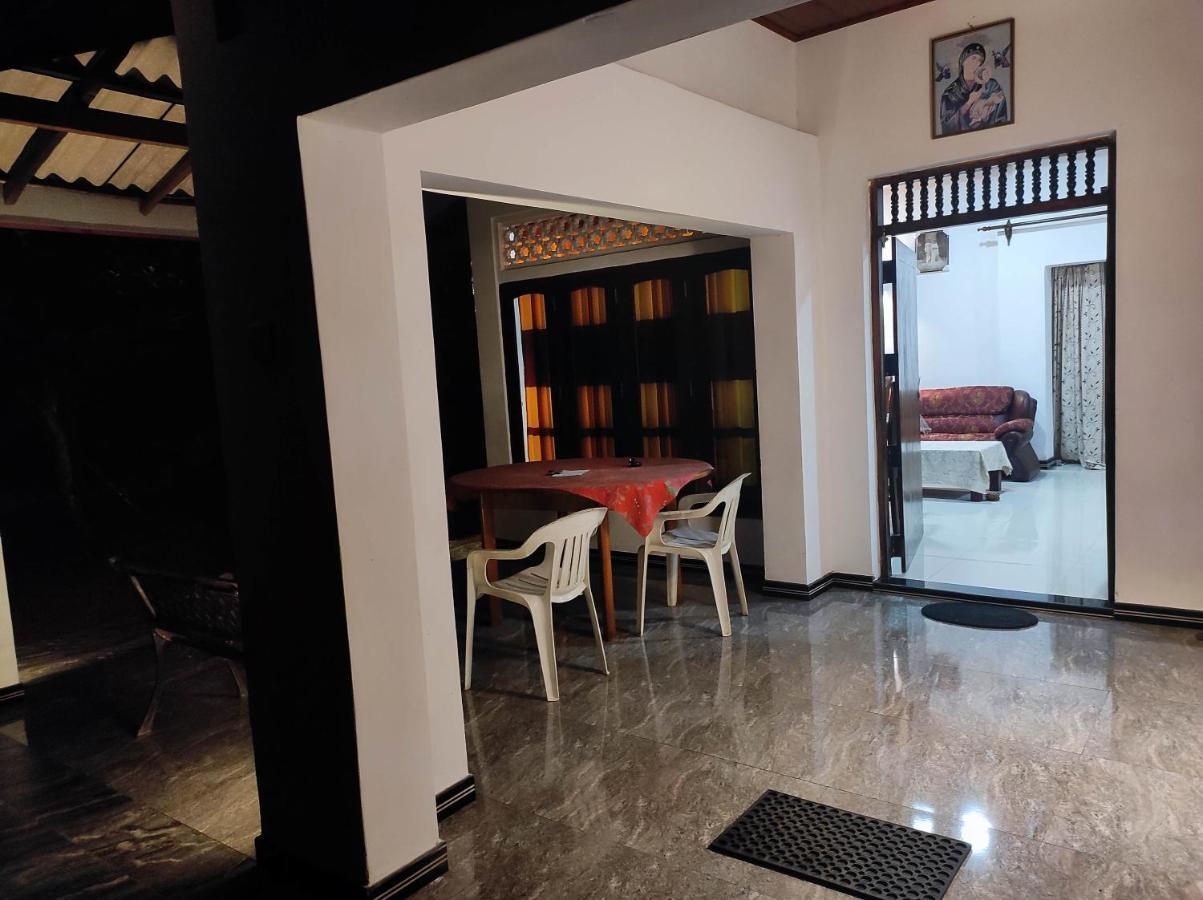 Sunset Villa Negombo Exterior photo
